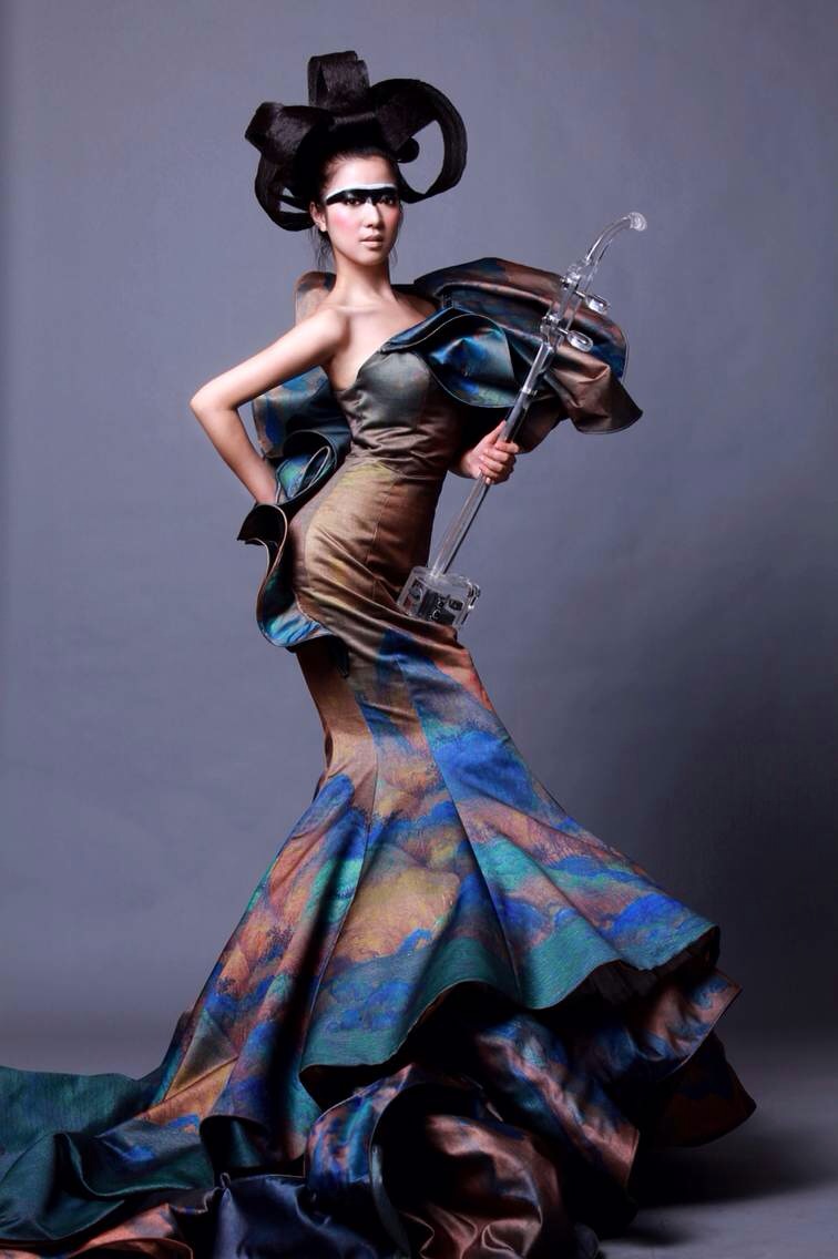  p data-id="gnyuhr53pa">许慧,女,青年二胡演奏家,2014年成为新十大