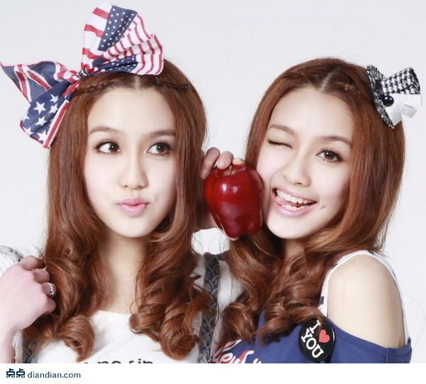  p>大小ann(也叫aoa)姐妹经历:广州的双胞胎主持人,曾经在网络上被称
