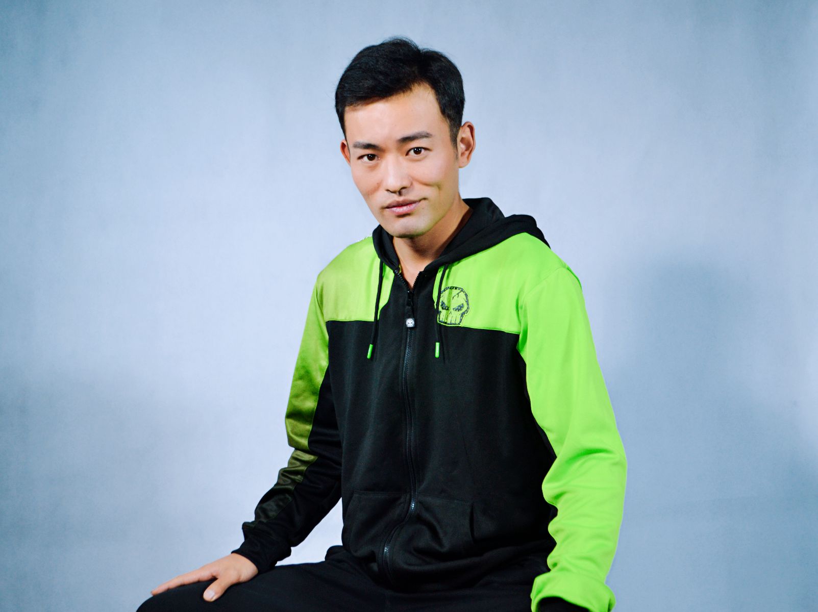  p data-id="gnb08jp4dv">张潇阳(原名张敏敏),中国大陆男演员,副导演