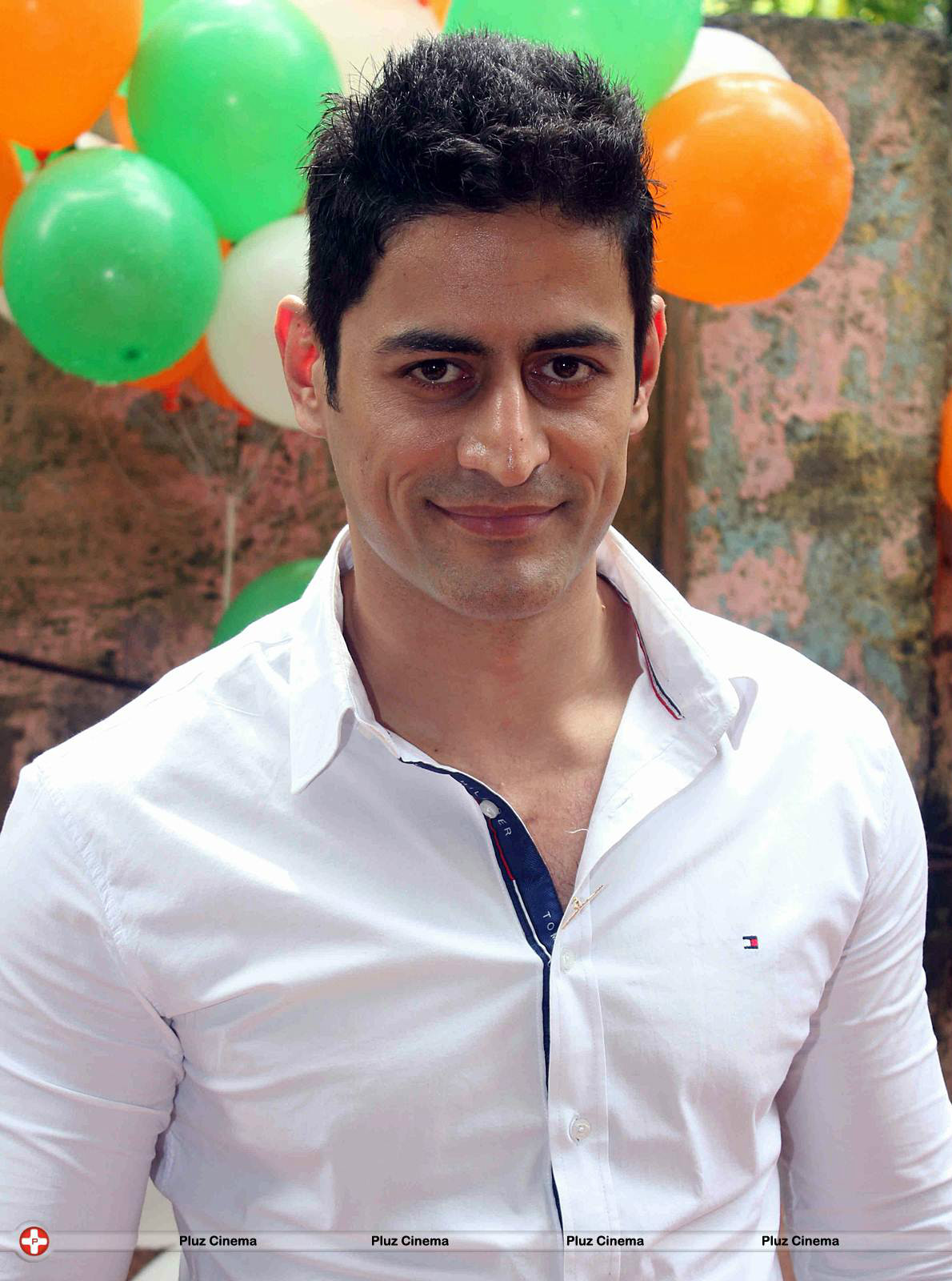  p>mohit raina是一位在印度电视圈与宝莱坞工作的演员.