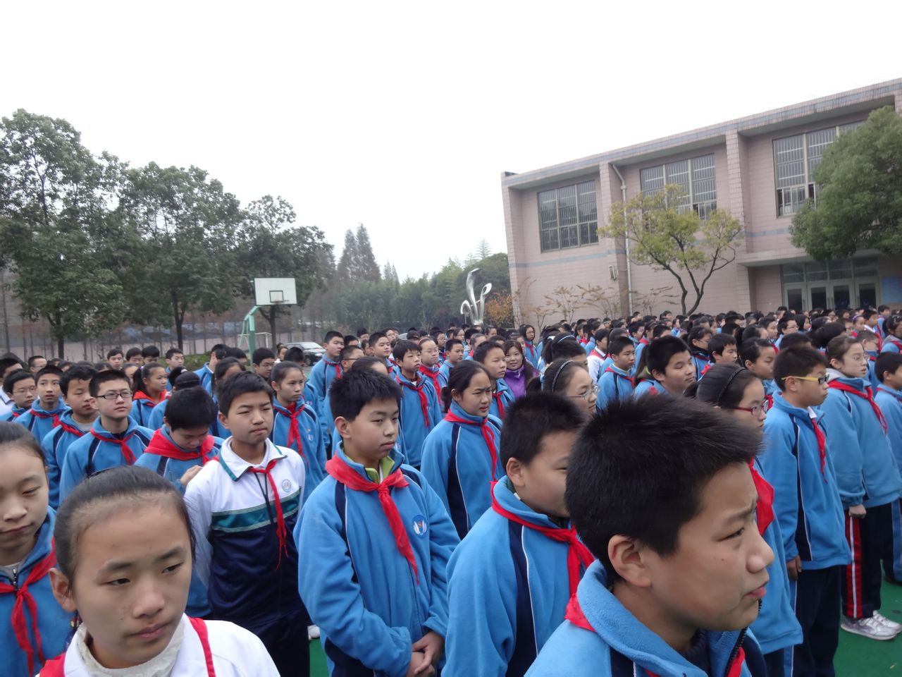  p>上海市三门中学( b>上海财经大学附属初级中学 /b>)地处 a target=