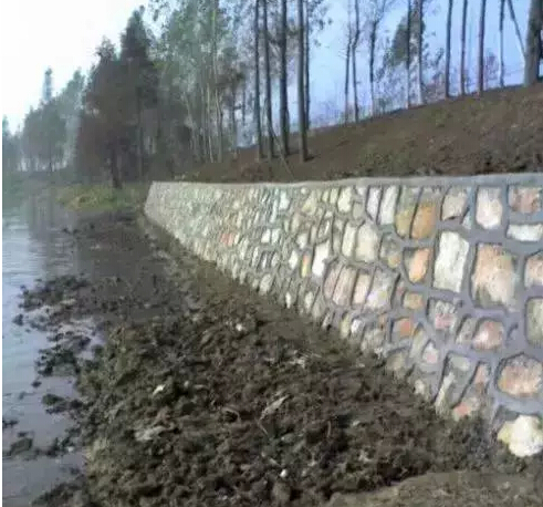  p>重力式挡土墙是以挡土墙自身 a href="#" data-lemmaid="274830">