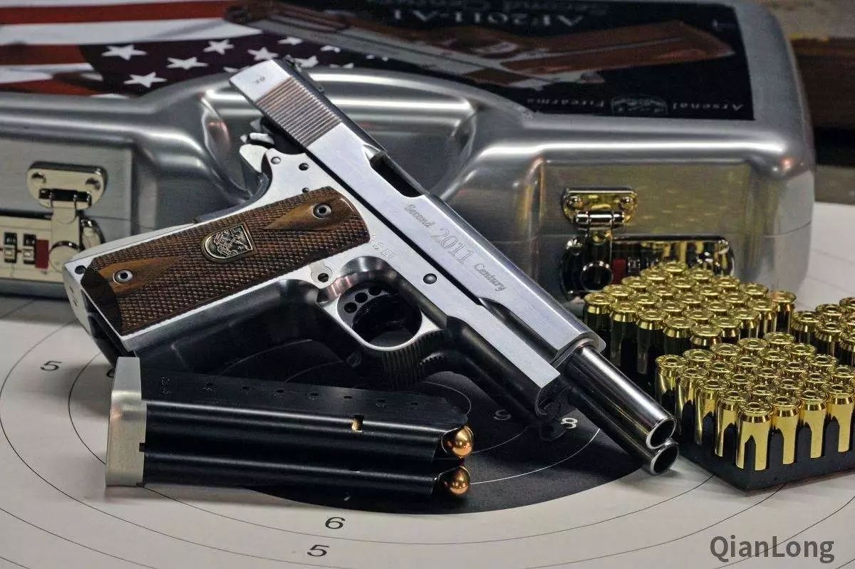 为什么全世界警察都喜欢用9mm手枪，连中国92手枪也用_百科TA说