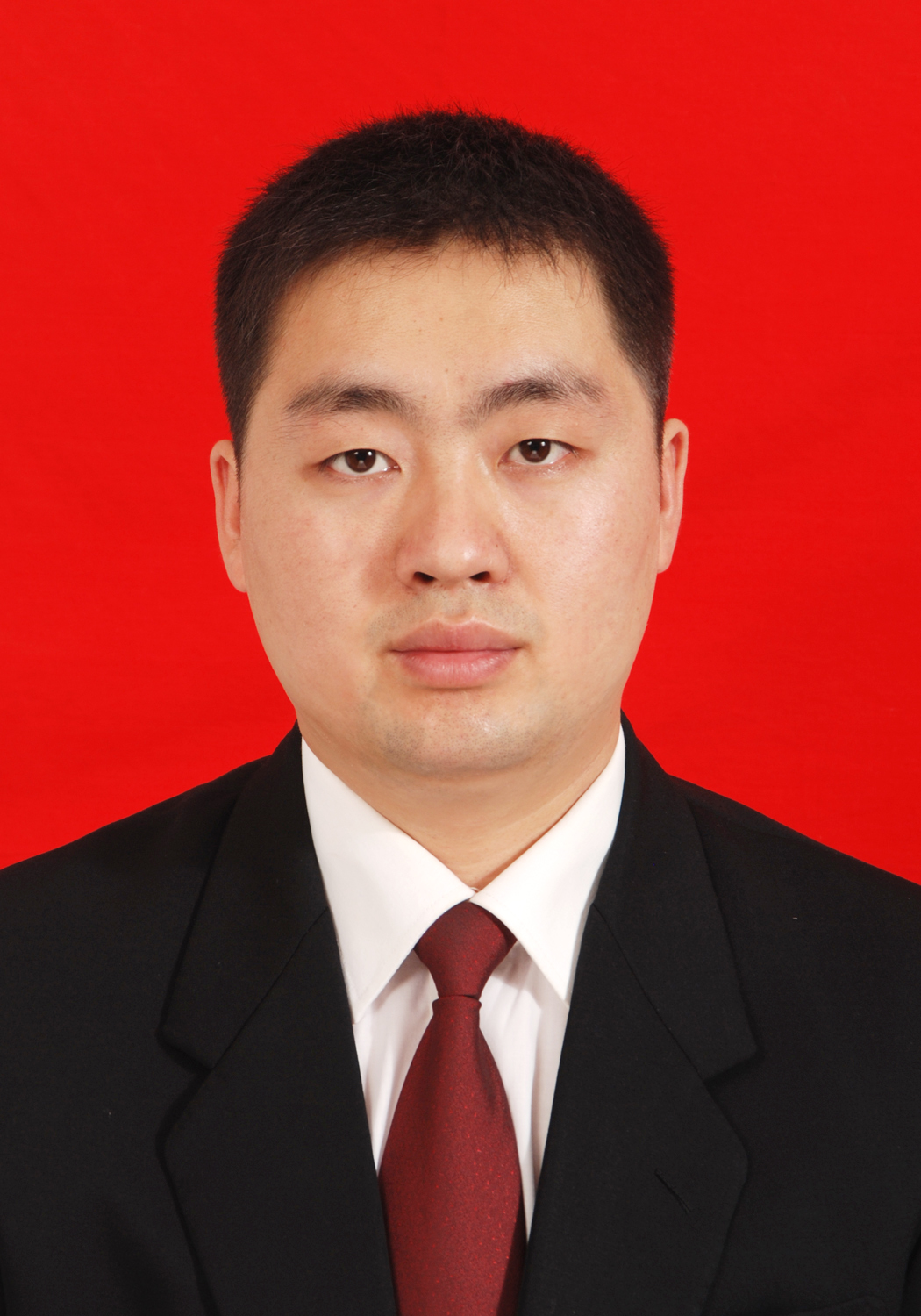 男,汉族,1973年8月生,大学,中共党员,现任重庆市南川区头渡镇党委书记