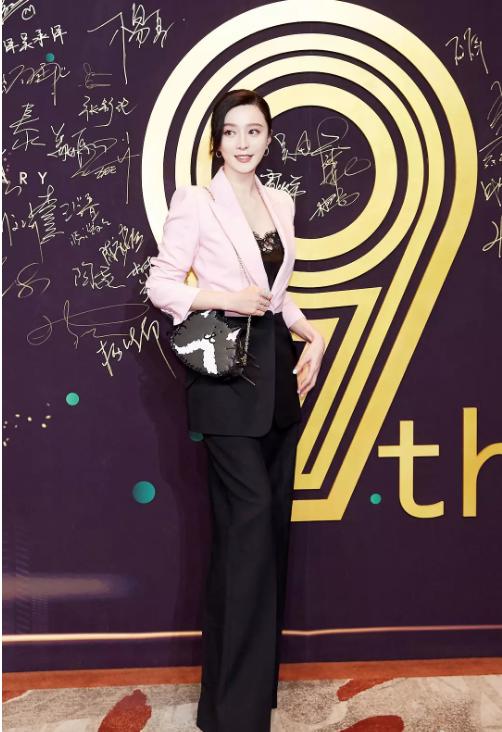 范冰冰首次公开亮相状态佳，身穿奢侈品牌资源似乎不受风波影响_百科TA说