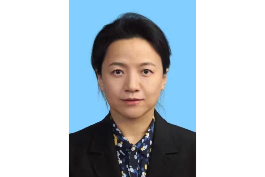 李芳