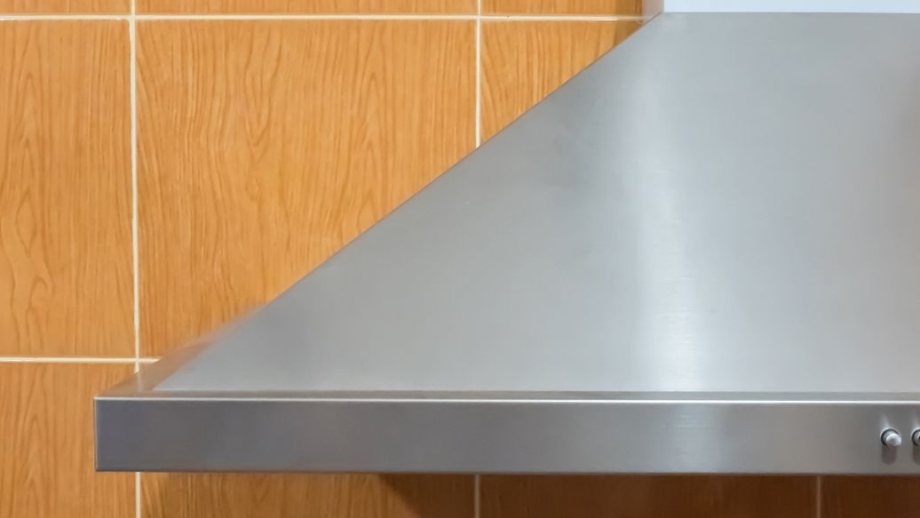  p>镀铬是指将铬作为镀层镀到其他金属上的行为.