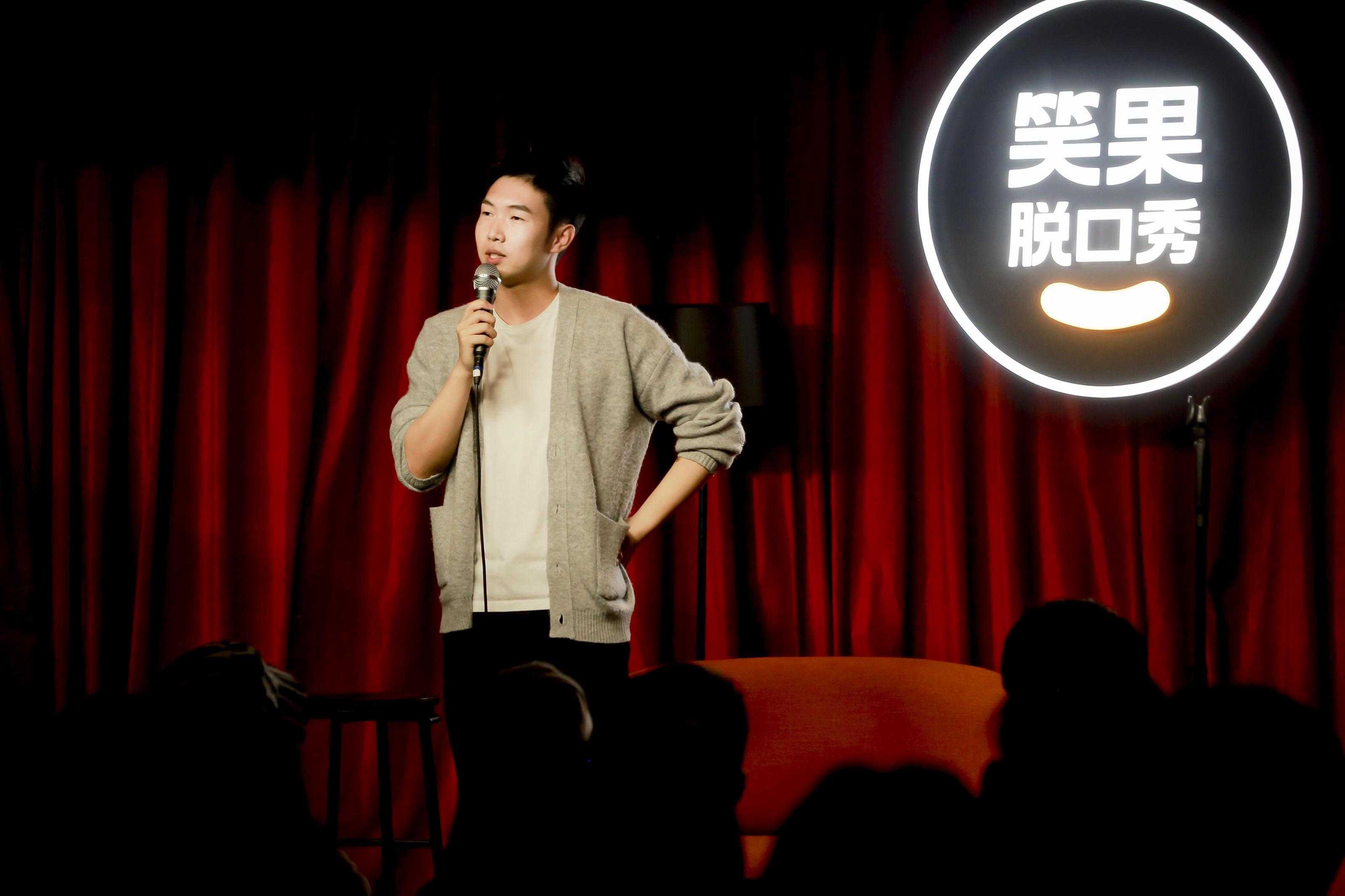  p>杨蒙恩,1994年出生于内蒙古自治区包头市,中国内地脱口秀演员,编剧
