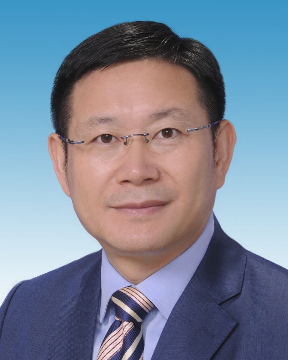  p data-id="gnbsoze9x5">罗真,男, a target