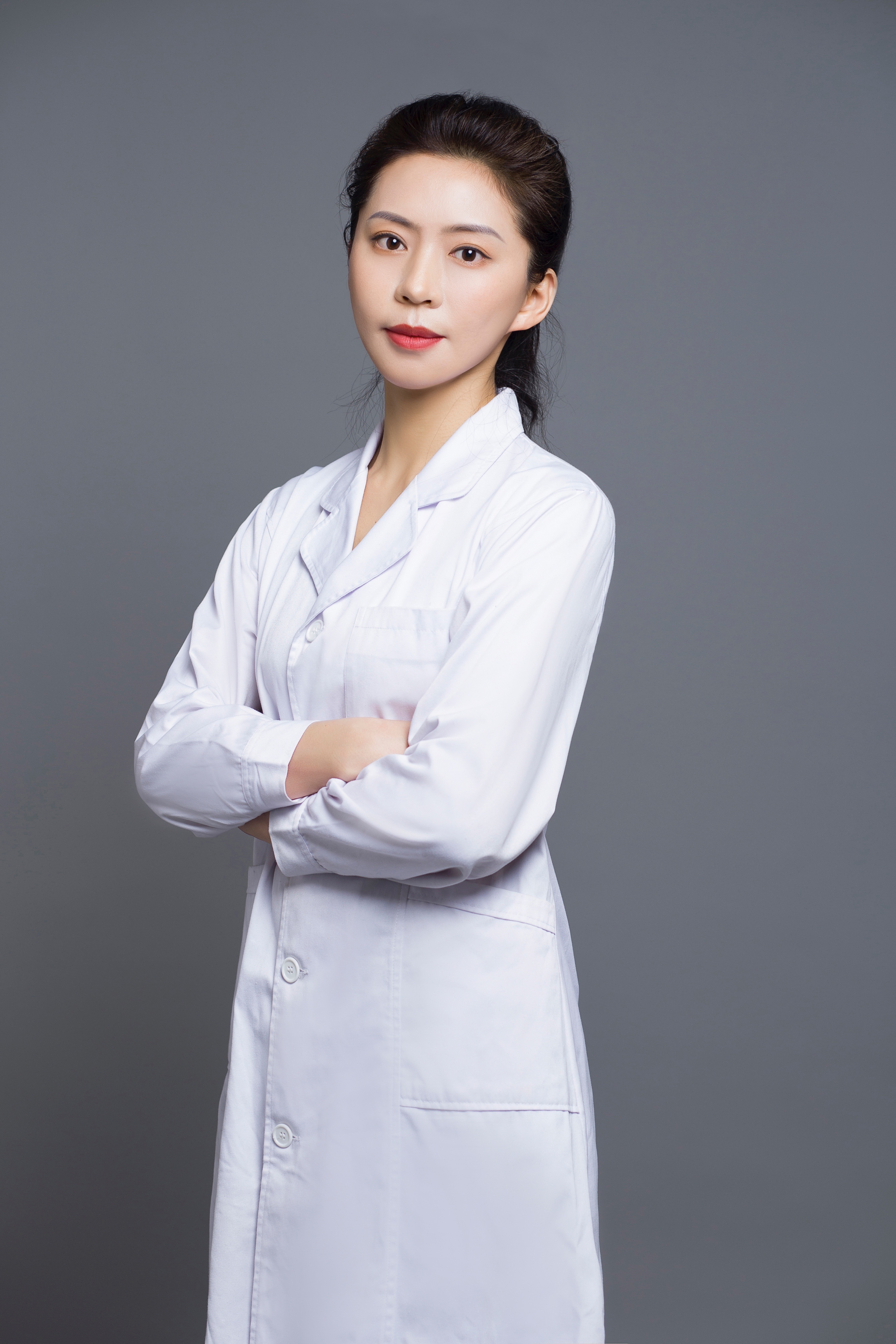 林靖,女,成都金牛纯曦医疗美容门诊部医师