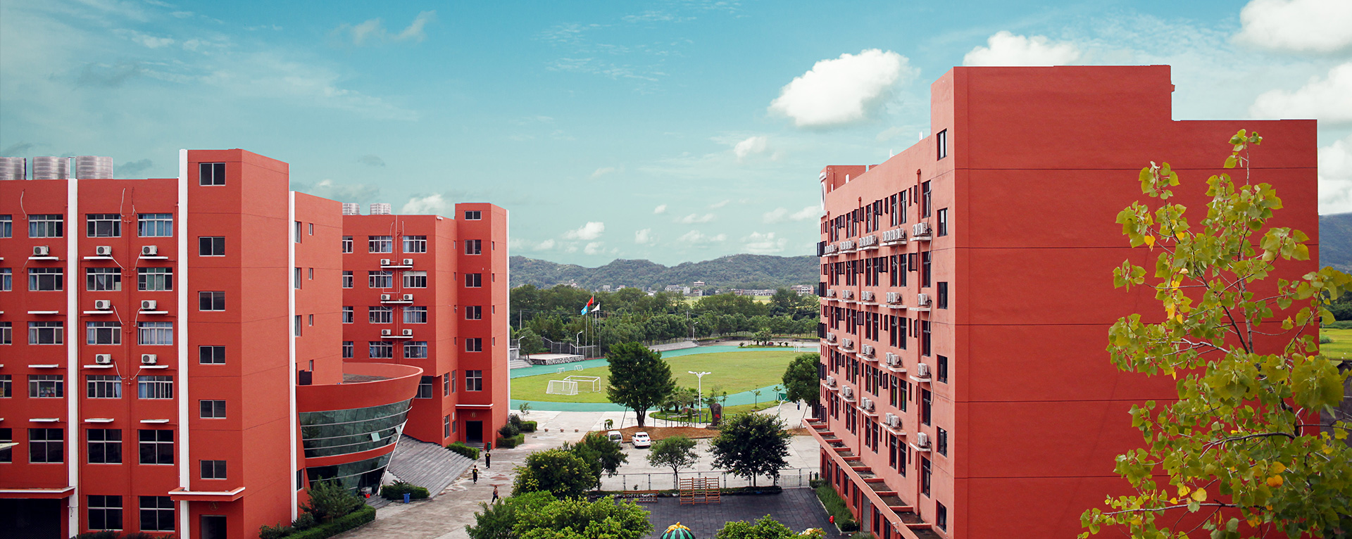  p>平阳育英体校,坐落在国家级风景区南雁荡山麓.