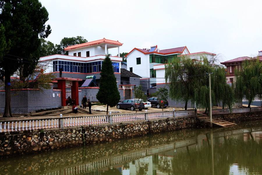 凤凰镇,隶属江西省吉安市 a target="_blank" href="/item/吉安县