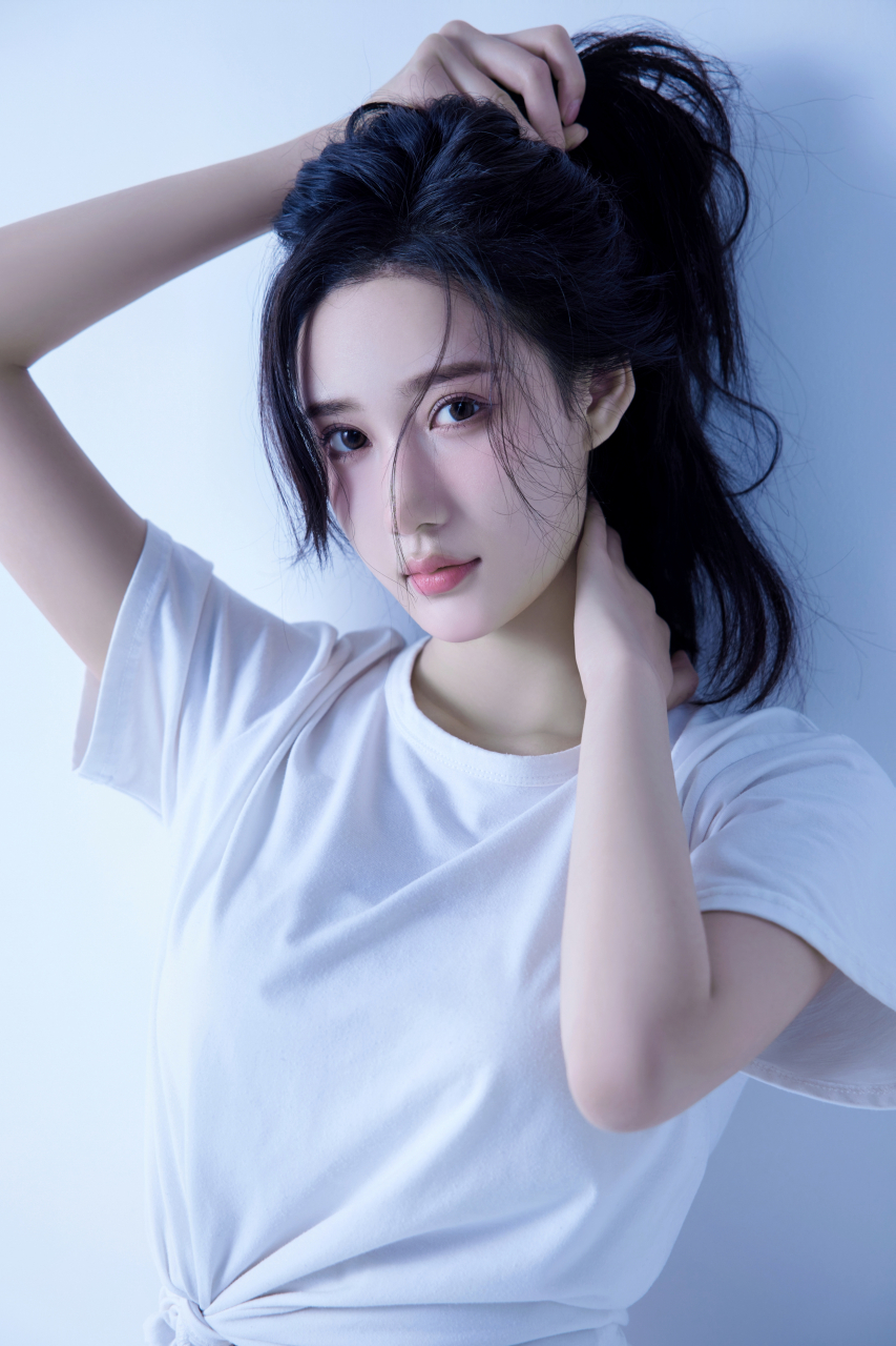="unbgr2mpnqlj">张妍熙,中国内地女演员,荣获搜狐"年度最美女人"称号