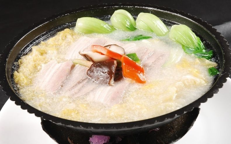 酸白菜白肉火锅