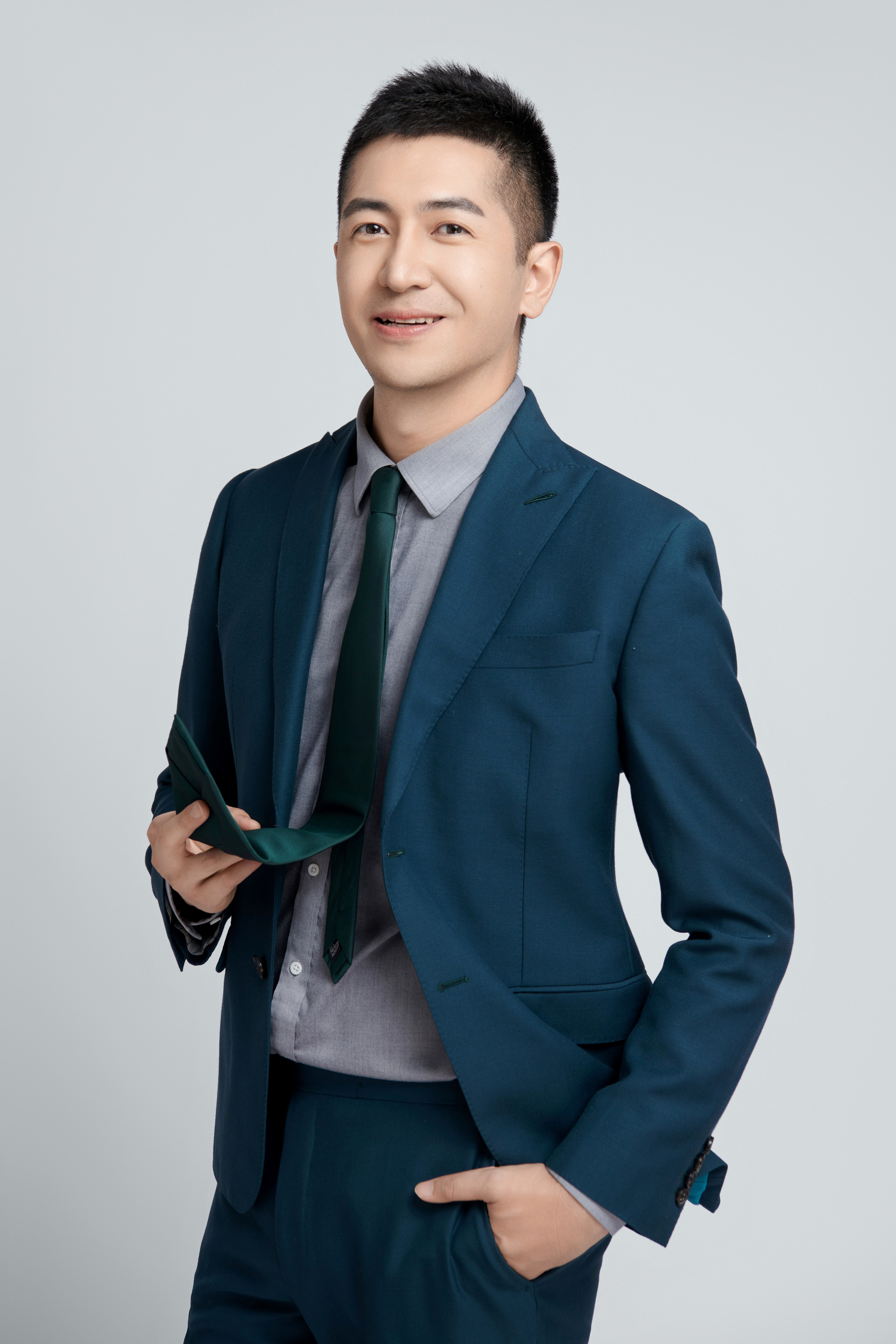  p data-id="swdgtj5bdo7f">李星霖,男, a target="_blank" href="