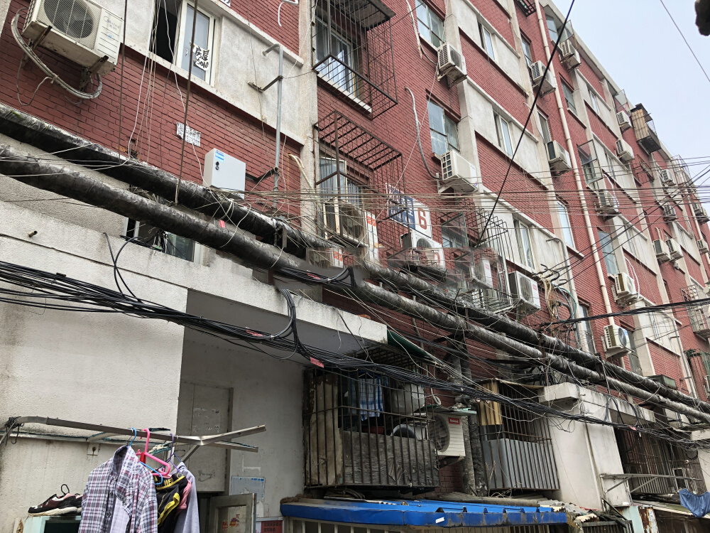  p>小李庄东街2队楼位于郑州市二七古玩城,共计房屋42户. /p>