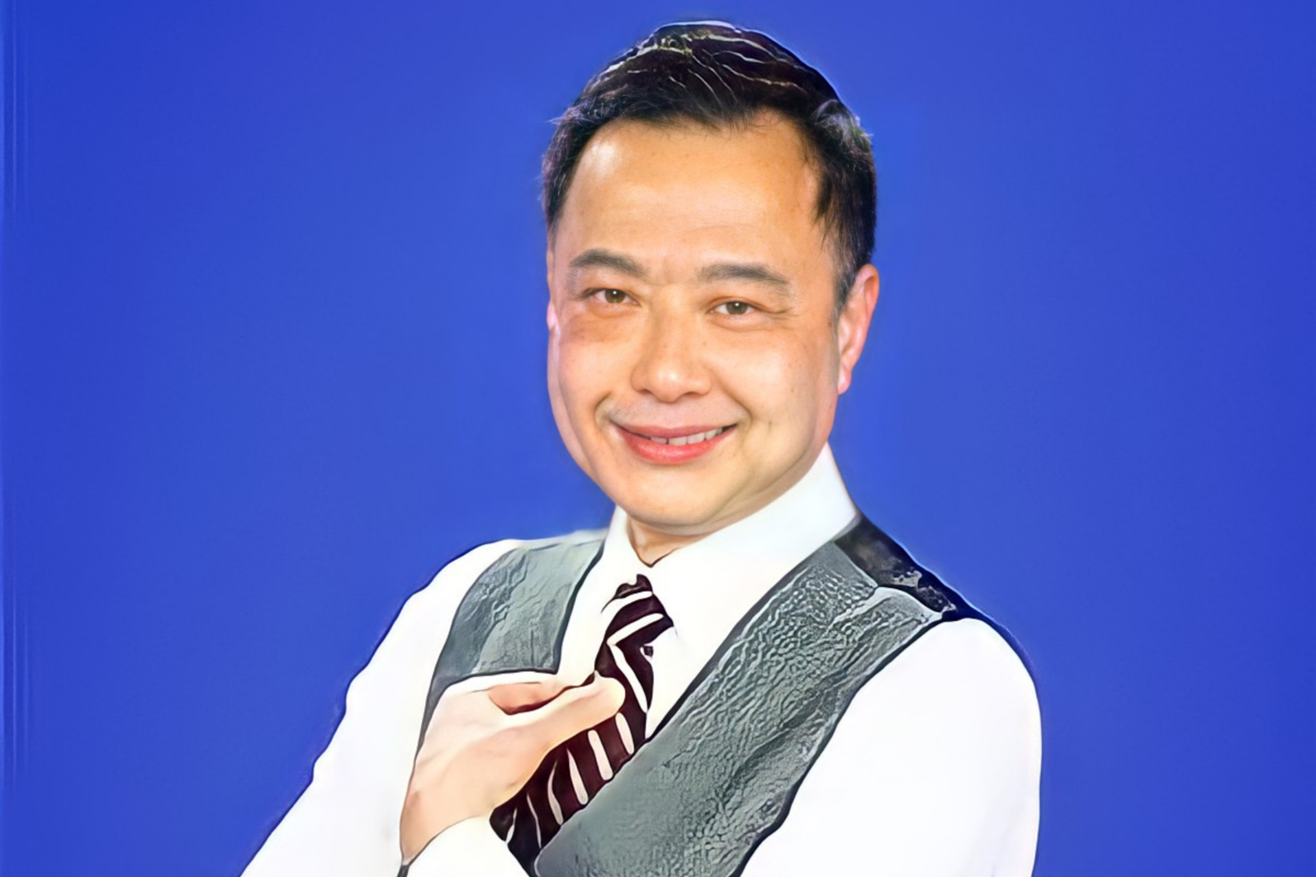  p> a target="_blank" href="/item/邝佐辉">邝佐辉 /a>(kwong chor