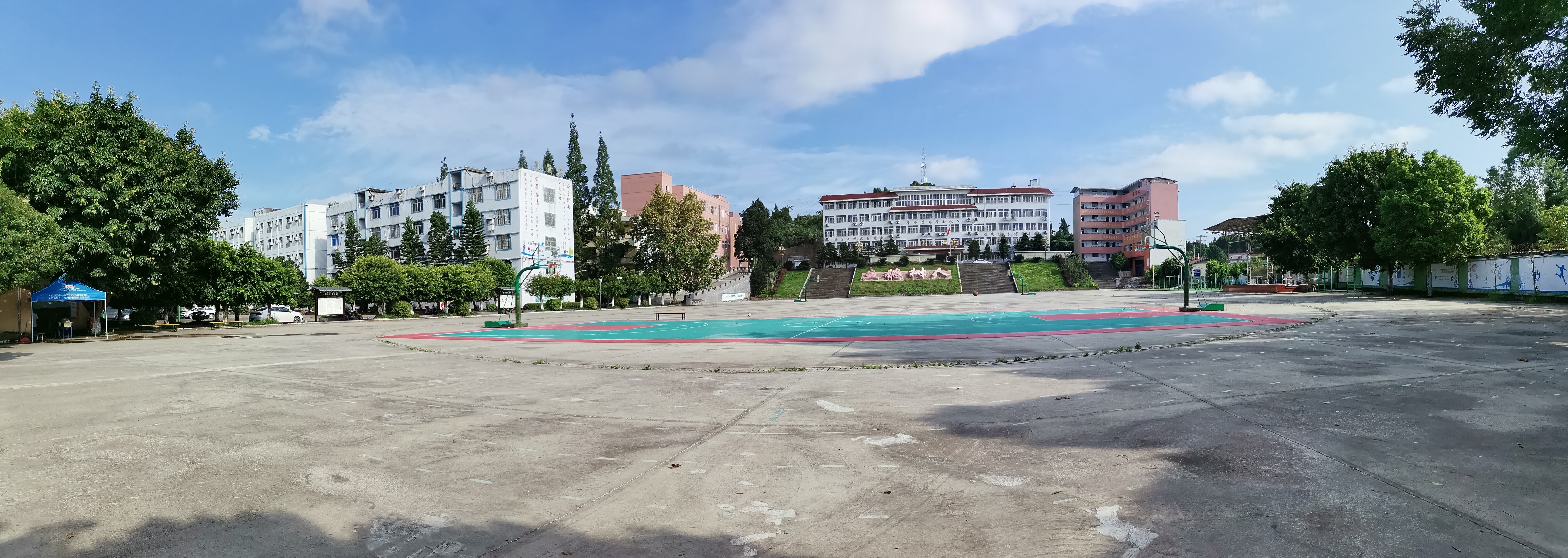  p>四川省安岳县周礼中学位于周礼场镇西北角,距老场镇三华里.