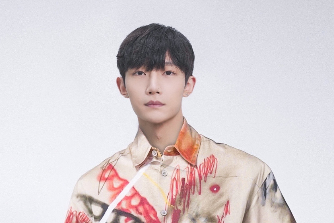  p data-id="gn9c2sb3l8">胡梦周(corsak),1989年1月11日出生于上海市