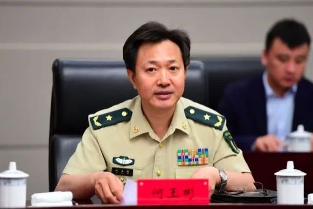 曾任第二炮兵装备部科研部预研办参谋,火箭军装备部总