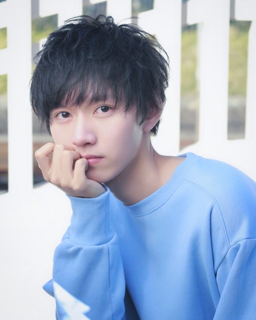 けんご),1994年9月22日出生于日本东京,中日混血儿,日本男模特,演员