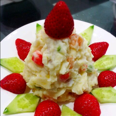  p>"沙拉塔"是必胜客沙拉吧的一道历史"风景",到必胜客餐厅堆沙拉是不