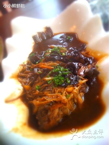 老八样酒楼(兴东街一店)是位于上海闵行区浦江镇召稼楼古镇兴东街9号