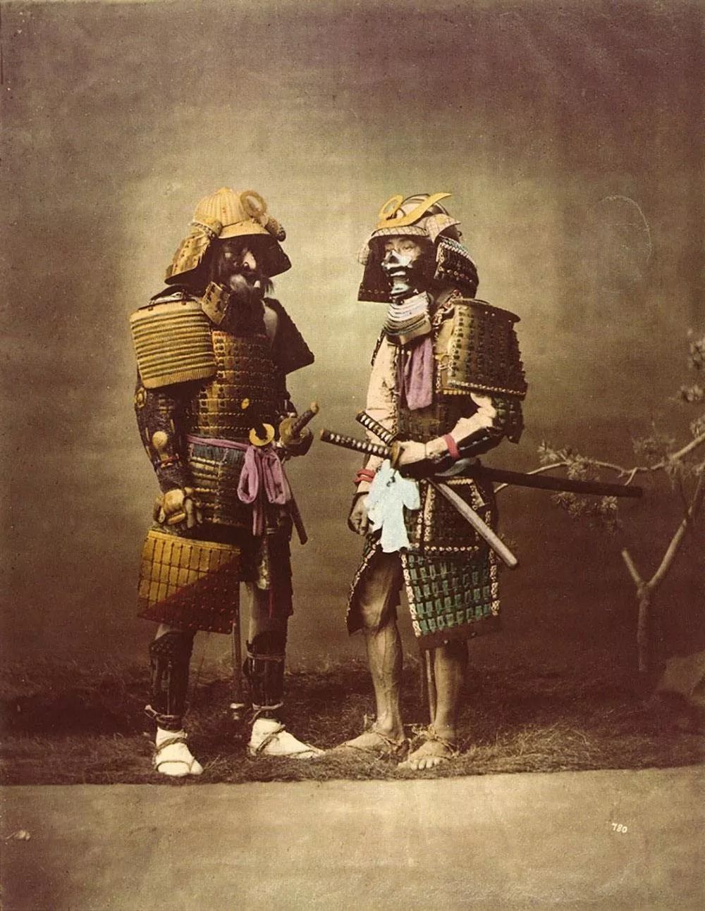 日本武士到底用啥玩意切腹，打刀、肋差还是怀剑？_百科TA说
