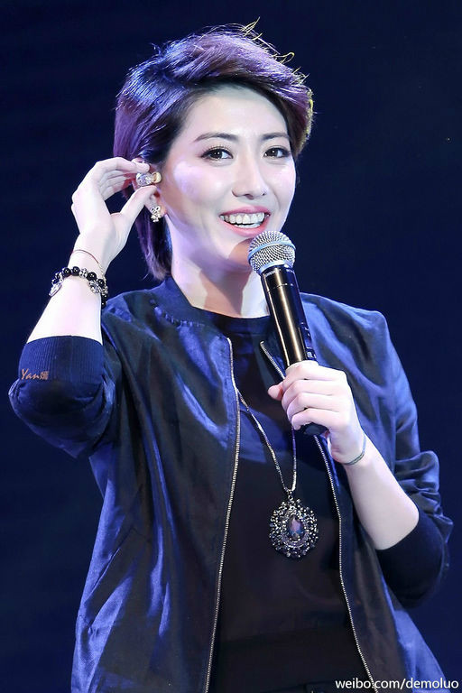  p>刘忻(moraynia),1984年6月8日出生于黑龙江省哈尔滨市南岗区.