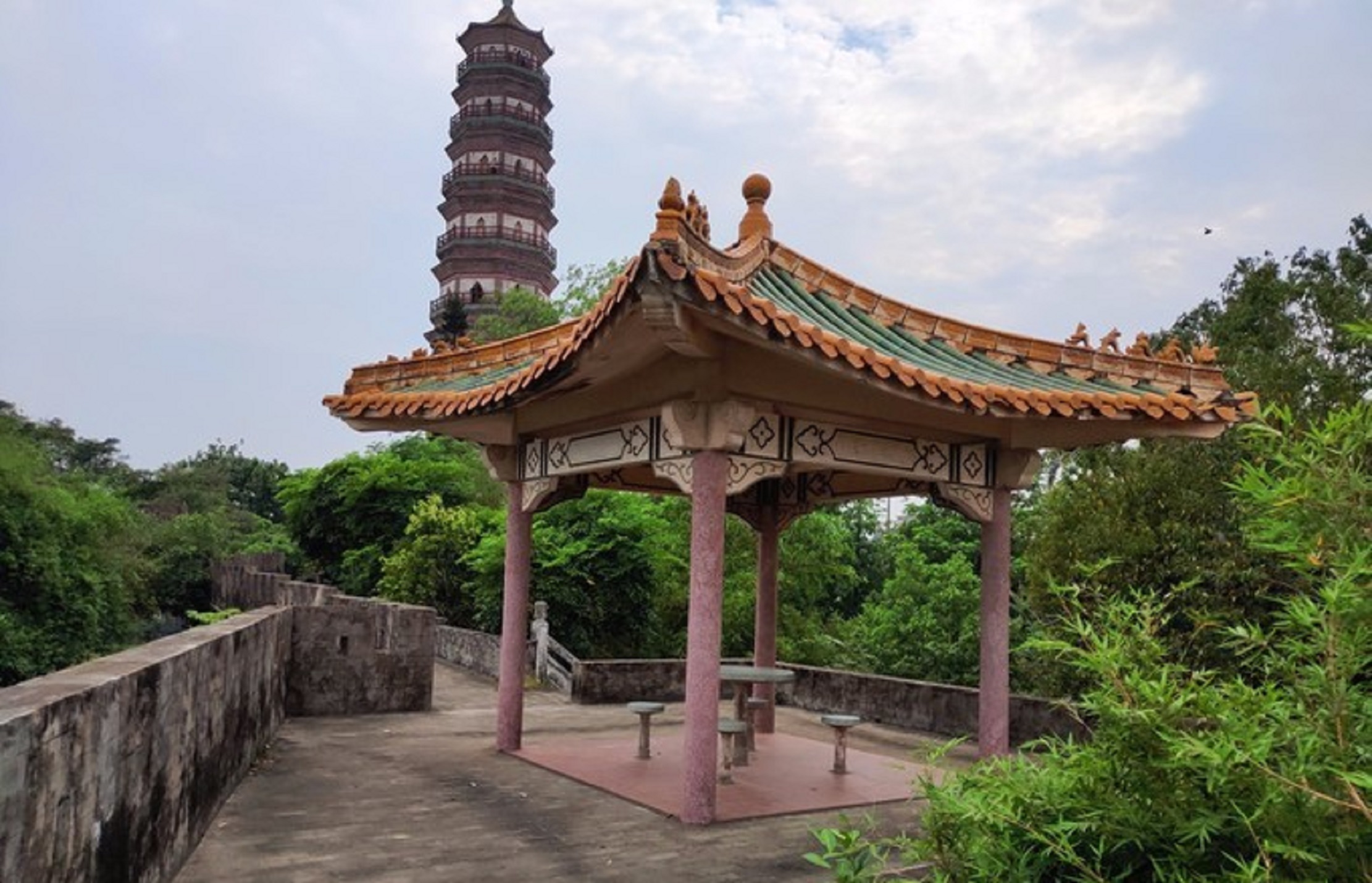 湛江三元塔公园