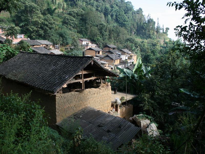 " href="/item/属">属 /a>于云南省红河州建水县坡头乡白显行政村