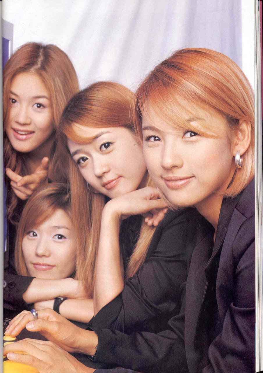 的韩国女子组合,由 a target="_blank" href="/item/李孝利/692277"