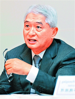  p>荣智健,1942年(壬午年)1月31日出生于上海,毕业于天津大学.