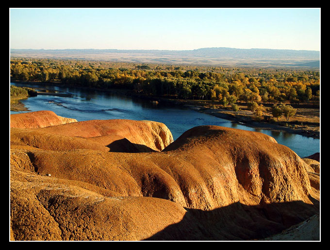  p>阿尔泰山脉(俄语:Алтай;英语:altai mountains),呈西北—东南