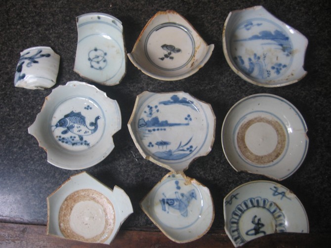  p>九村窑位于广东省饶平县新丰镇九村,主产日用陶瓷,已有700多年的