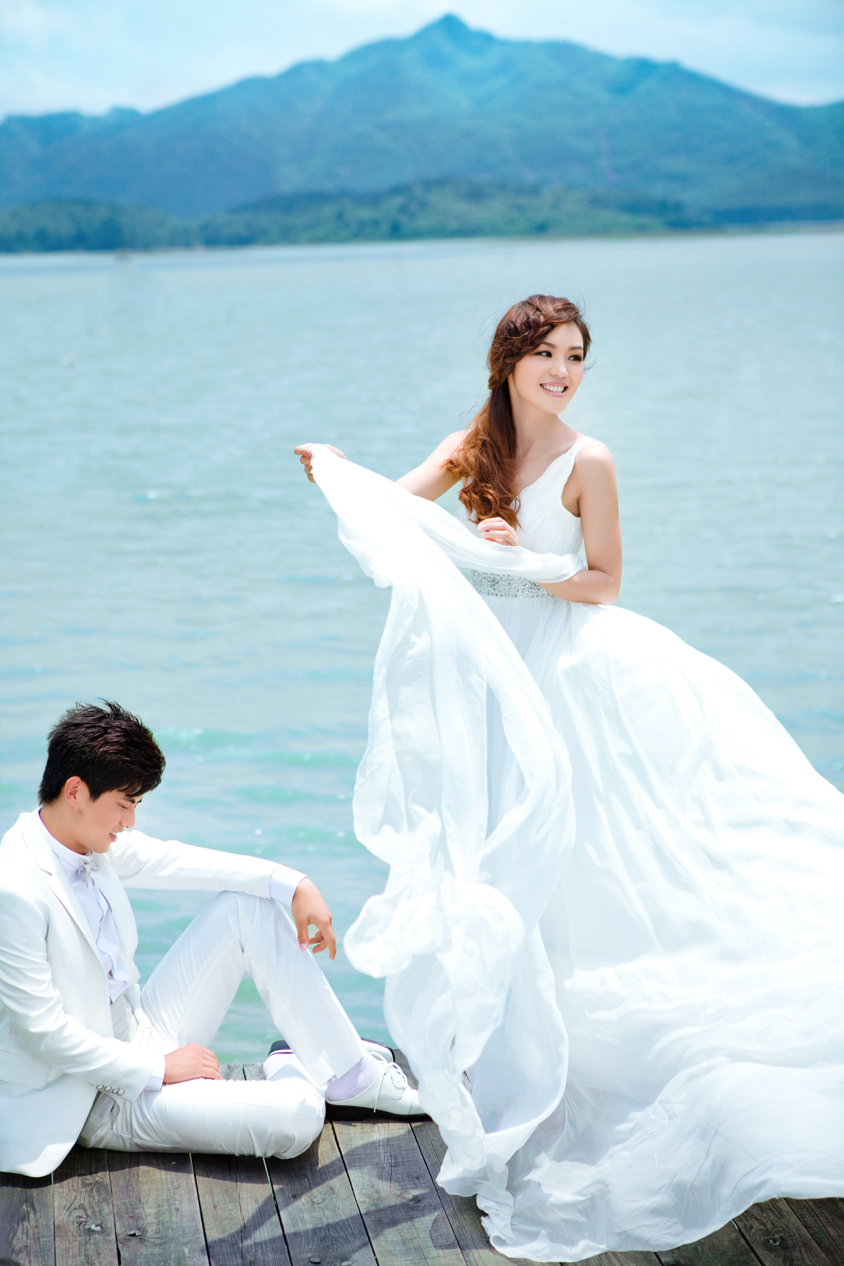 成立于2010年3月,在行业内率先度假式拍摄,我们为所有对婚纱照有梦想