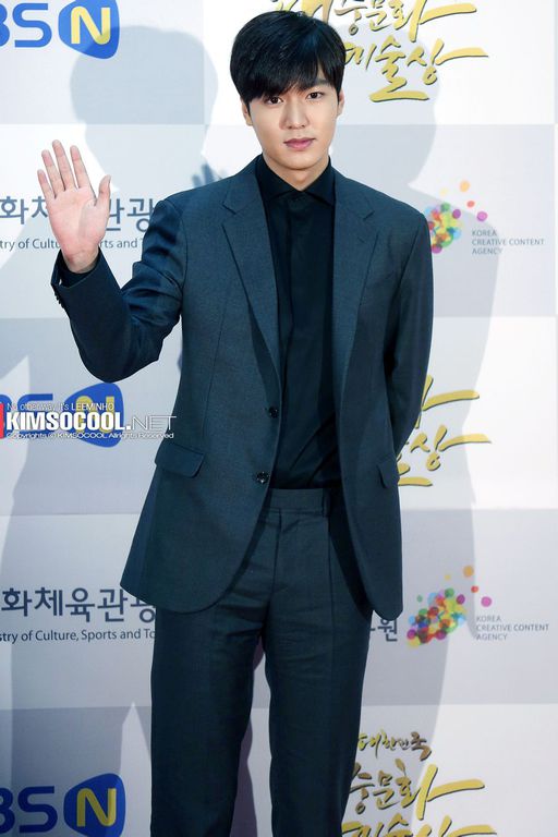 ">李敏镐 i>(         ,lee minho) /i>,1987年6月22日出生于韩国首尔