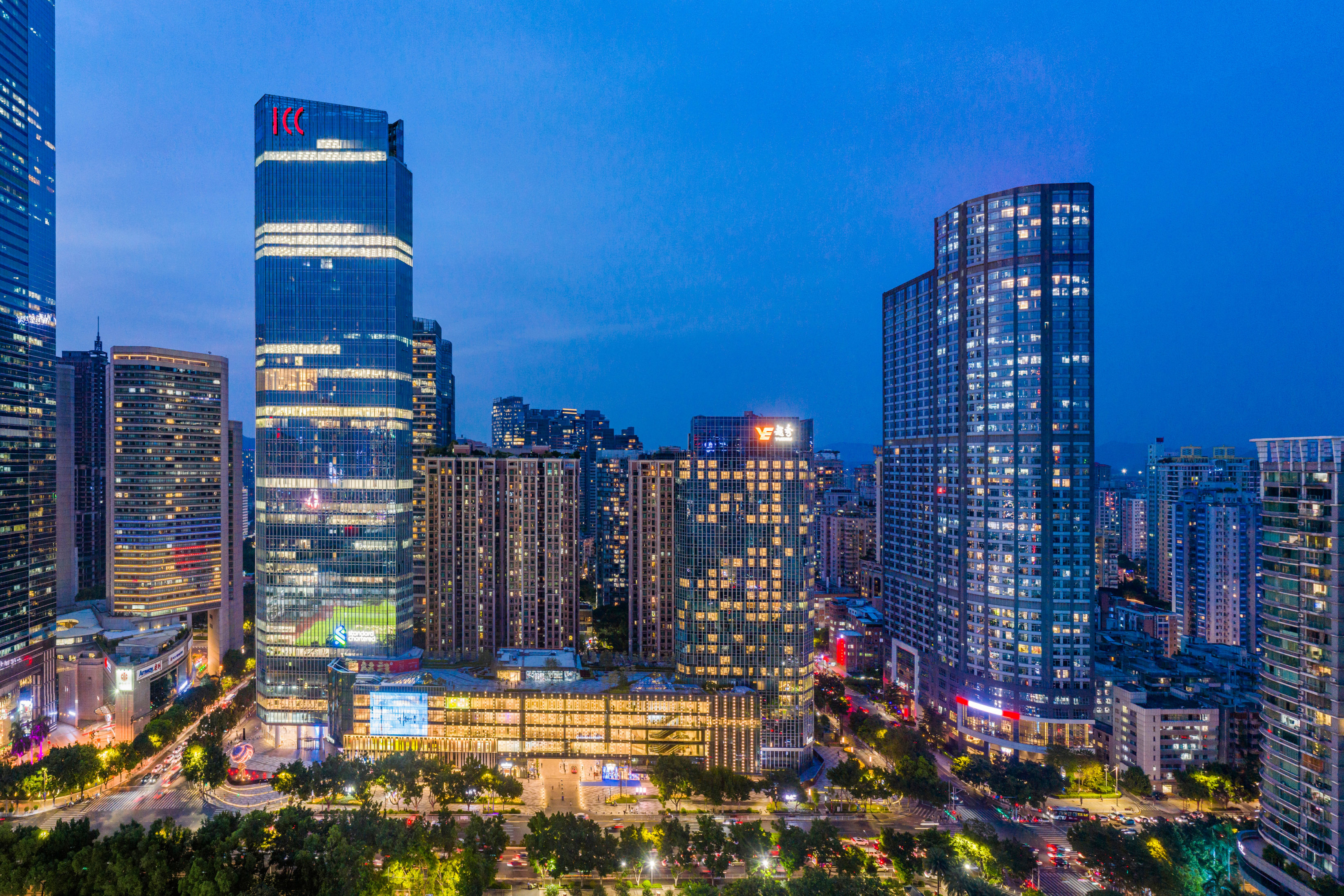  p>广州环贸中心位于广东省广州市天河区,先后获颁"5g数字经济大厦""