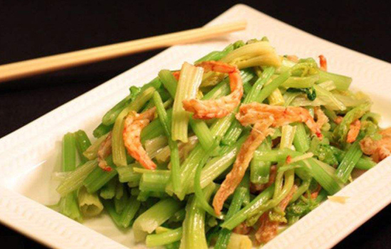  p>虾米炒芹菜是一道菜,制作材料有干虾米,芹菜,植物油,酱油,盐. /p>