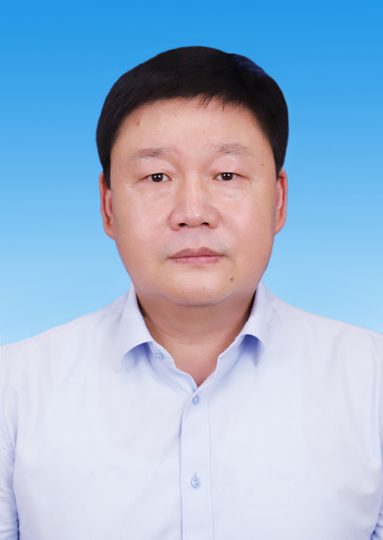 中共党员,1999年11月参加工作,现任邳州市商务局党委书记,局长
