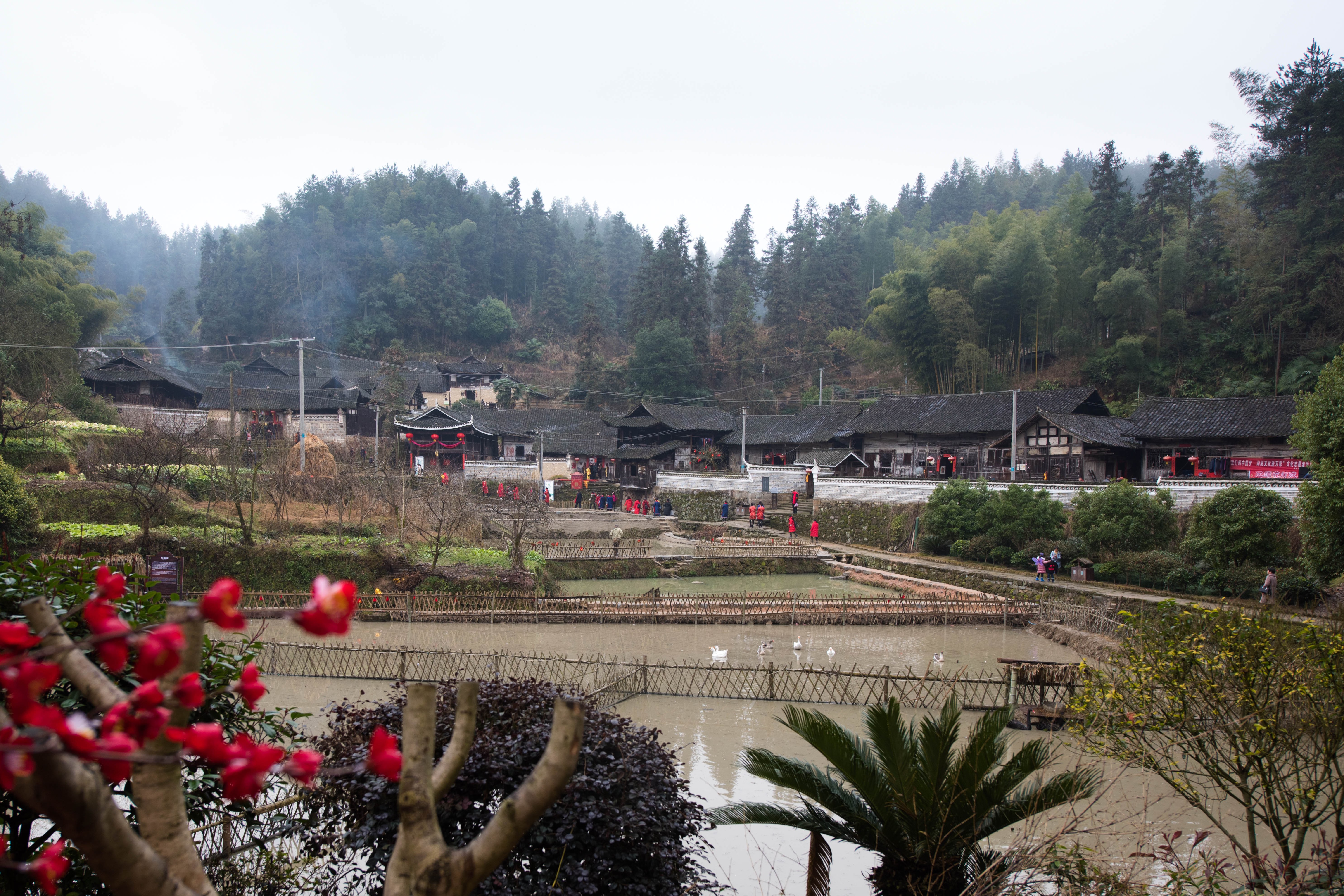  p>横板桥乡(已撤销),隶属于湖南省怀化市溆浦县,地处 a target="
