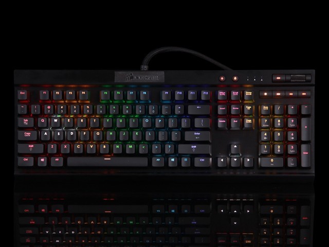 海盗船k70rgb版青轴机械键盘