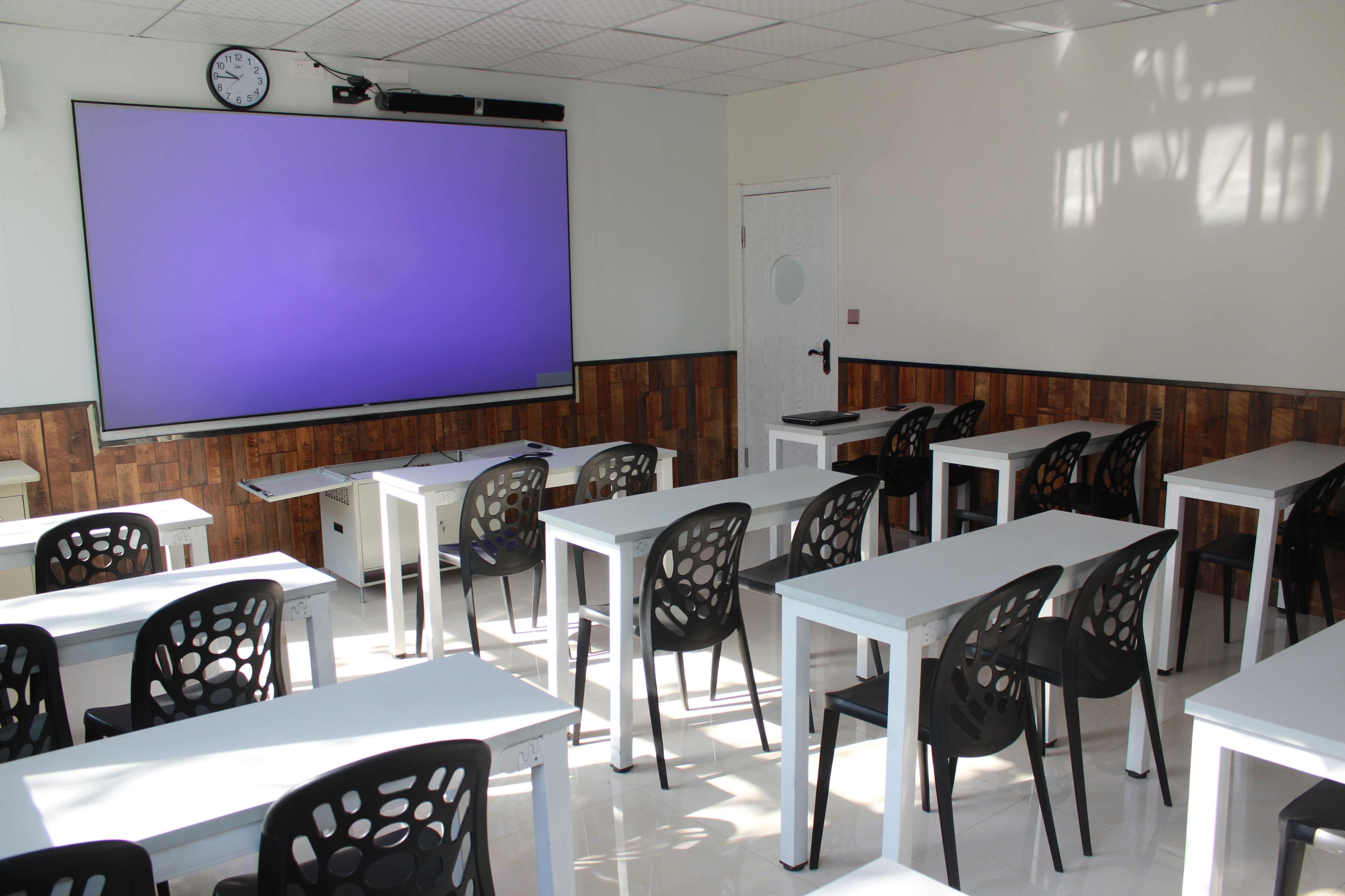 长治市潞州区牛人教育培训学校