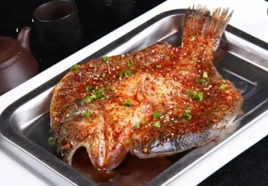 碳烤鲈鱼
