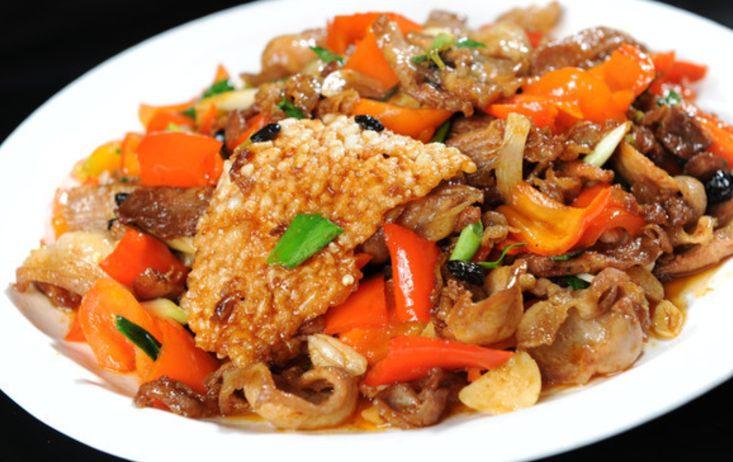  p data-id="gnvh2hn6sk">锅巴肉片是道四川名菜,其特点是肉片鲜嫰