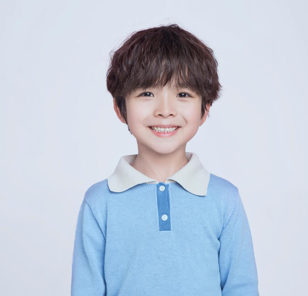  p data-id="sjgzb2cokqgd">夏天,中国内地影视男演员.