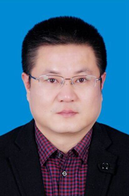  p>高军,男,汉族,中共党员,1972年9月出生,籍贯安徽阜阳,大学学历.