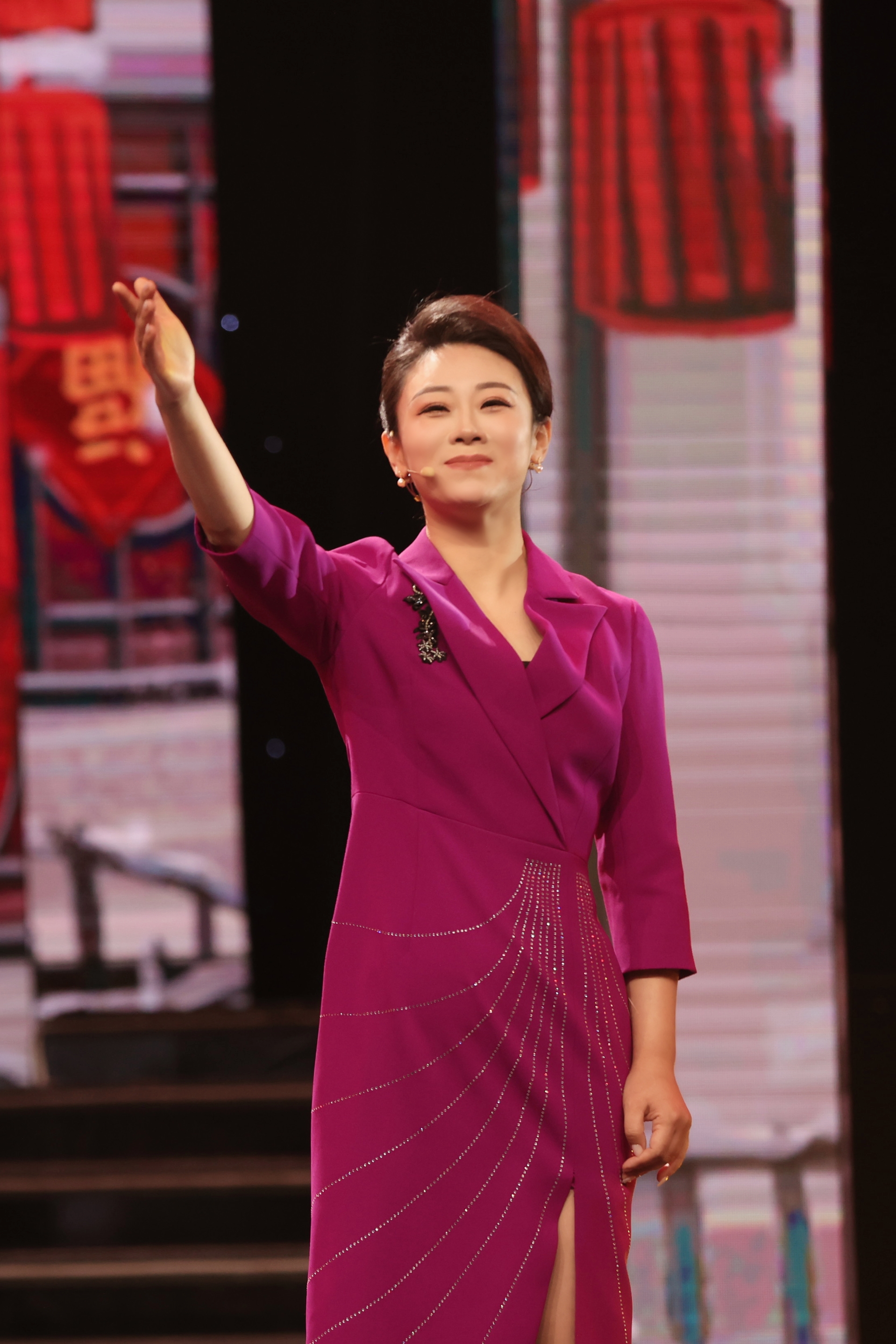 data-id="2bydvlfi5rb">慕洋洋,主持人