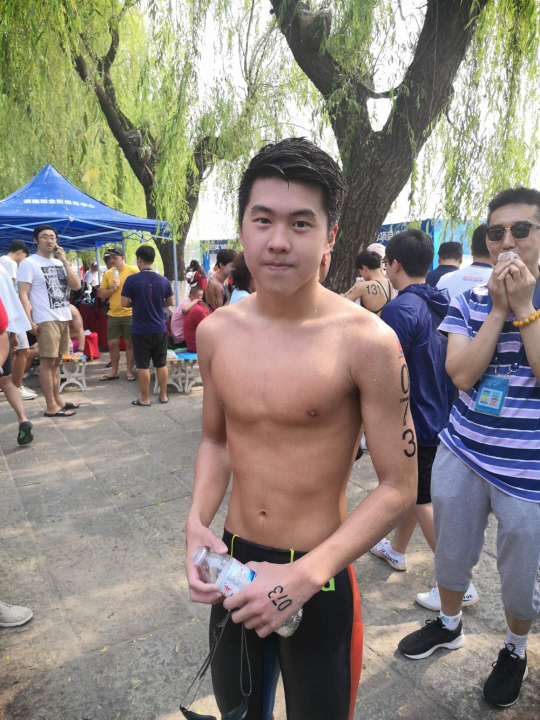 1zi5">程龙,男,2000年5月25日出生于山东省济南市,中国男子游泳运动员