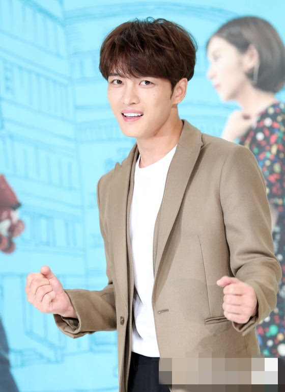  p>《manhole》是 a href="#">韩国kbs电视台 /a>自2017年8月9日起在